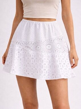 Central Park West Crochet Mini Skirt White Cotton Eyelet Size Medium NWT